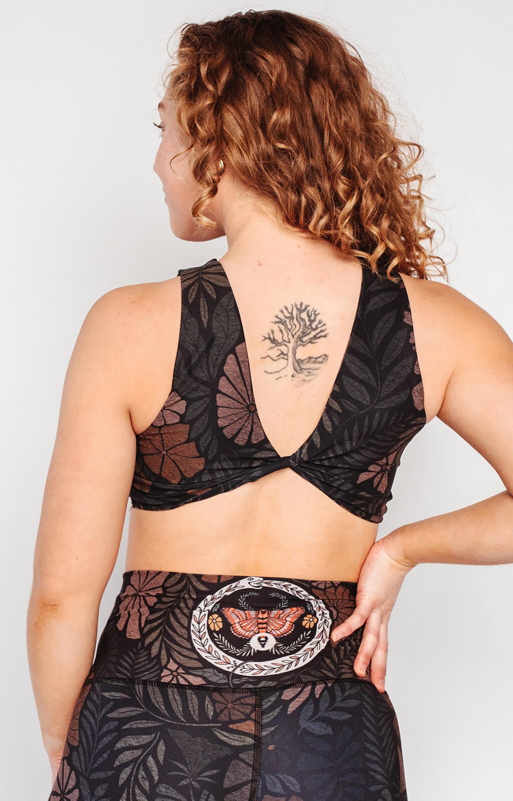 Reversible Twist Top in Ouroboros | Yoga Democracy | Evolve Fit Wear