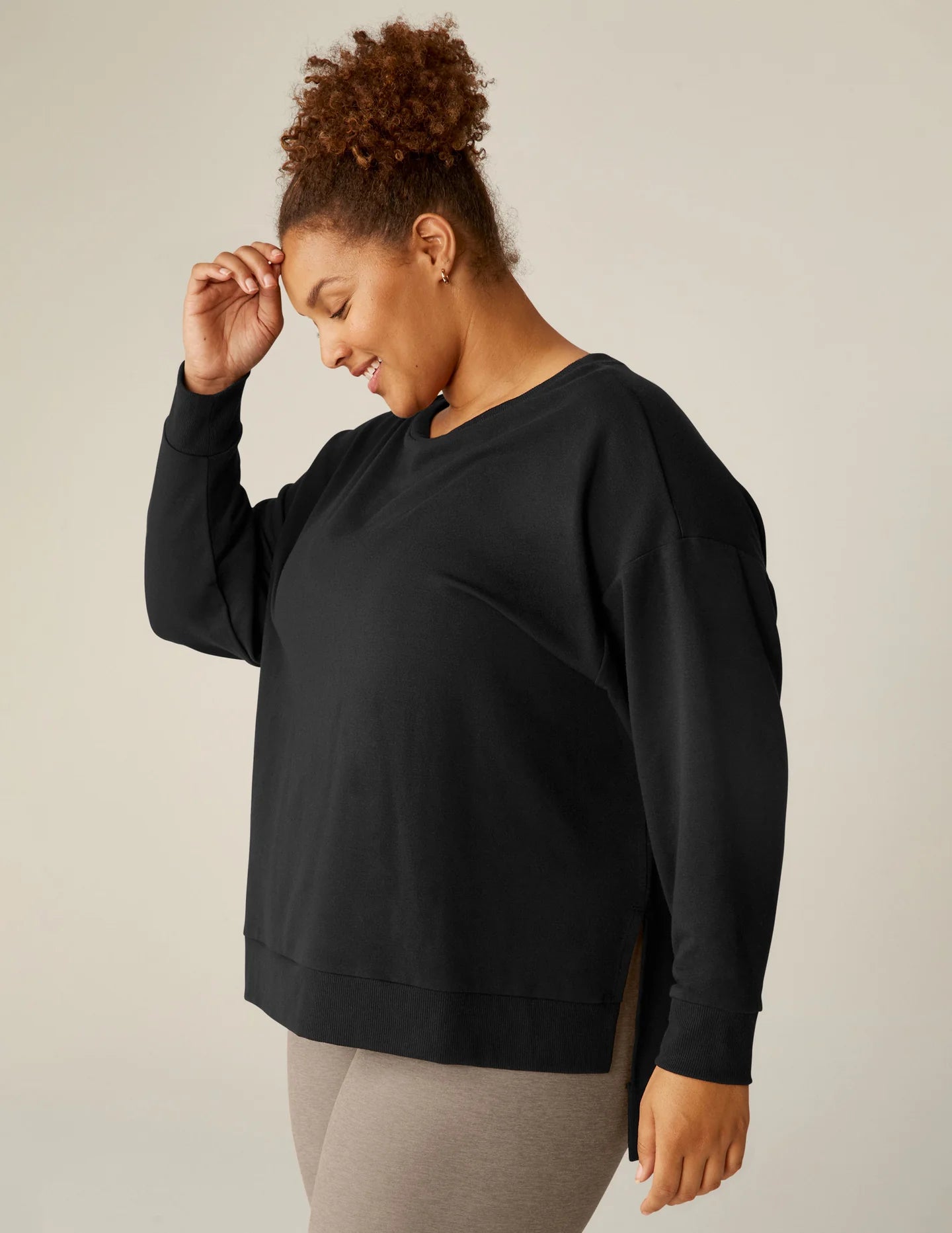 Beyond Yoga Off Duty Pullover – Black | Beyond Yoga | Evolve Fit Wear