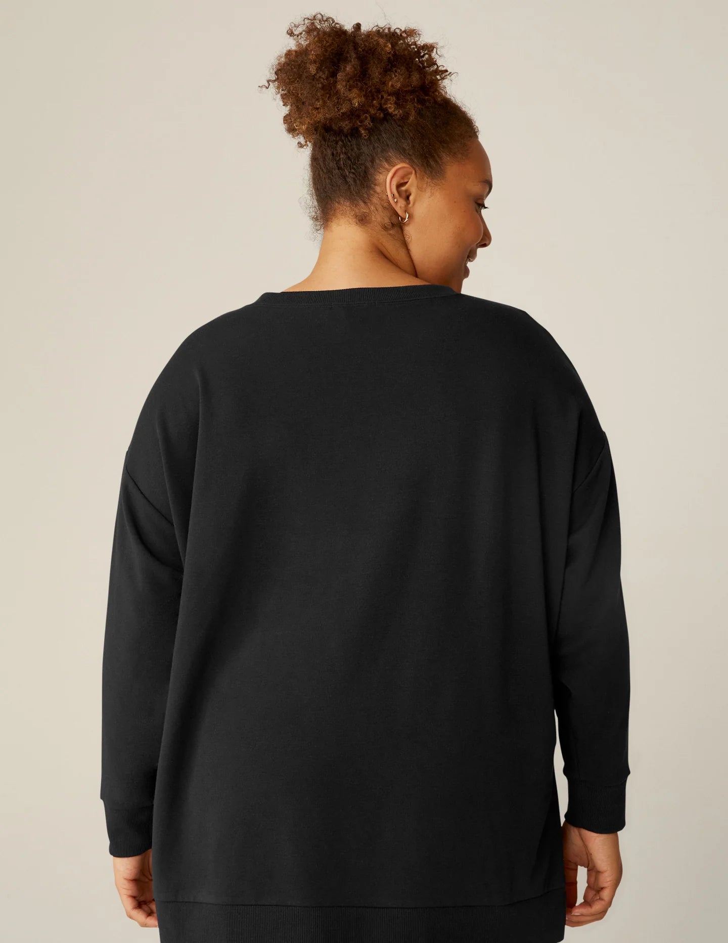 Beyond Yoga Off Duty Pullover – Black | Beyond Yoga | Evolve Fit Wear