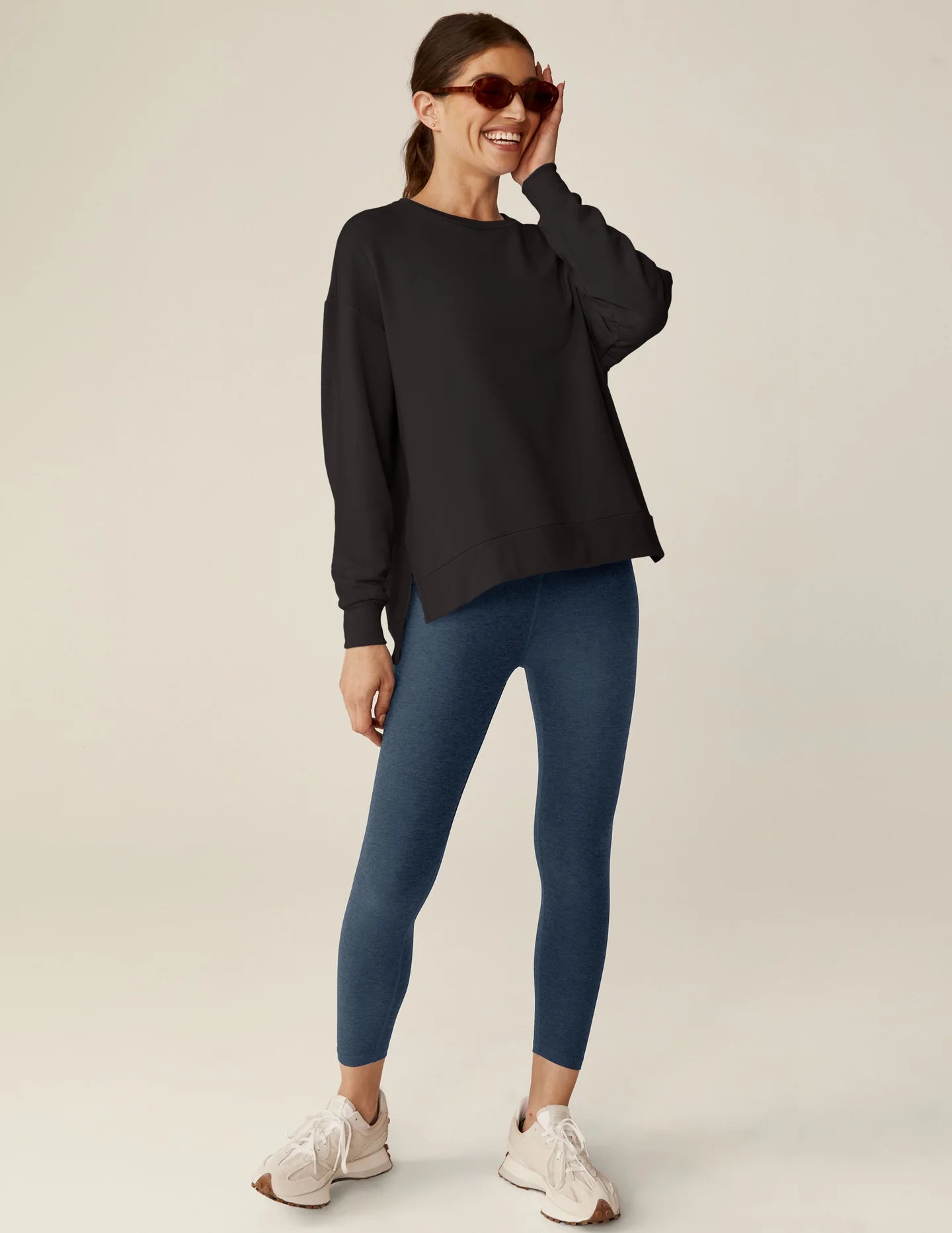 Beyond Yoga Off Duty Pullover – Black | Beyond Yoga | Evolve Fit Wear