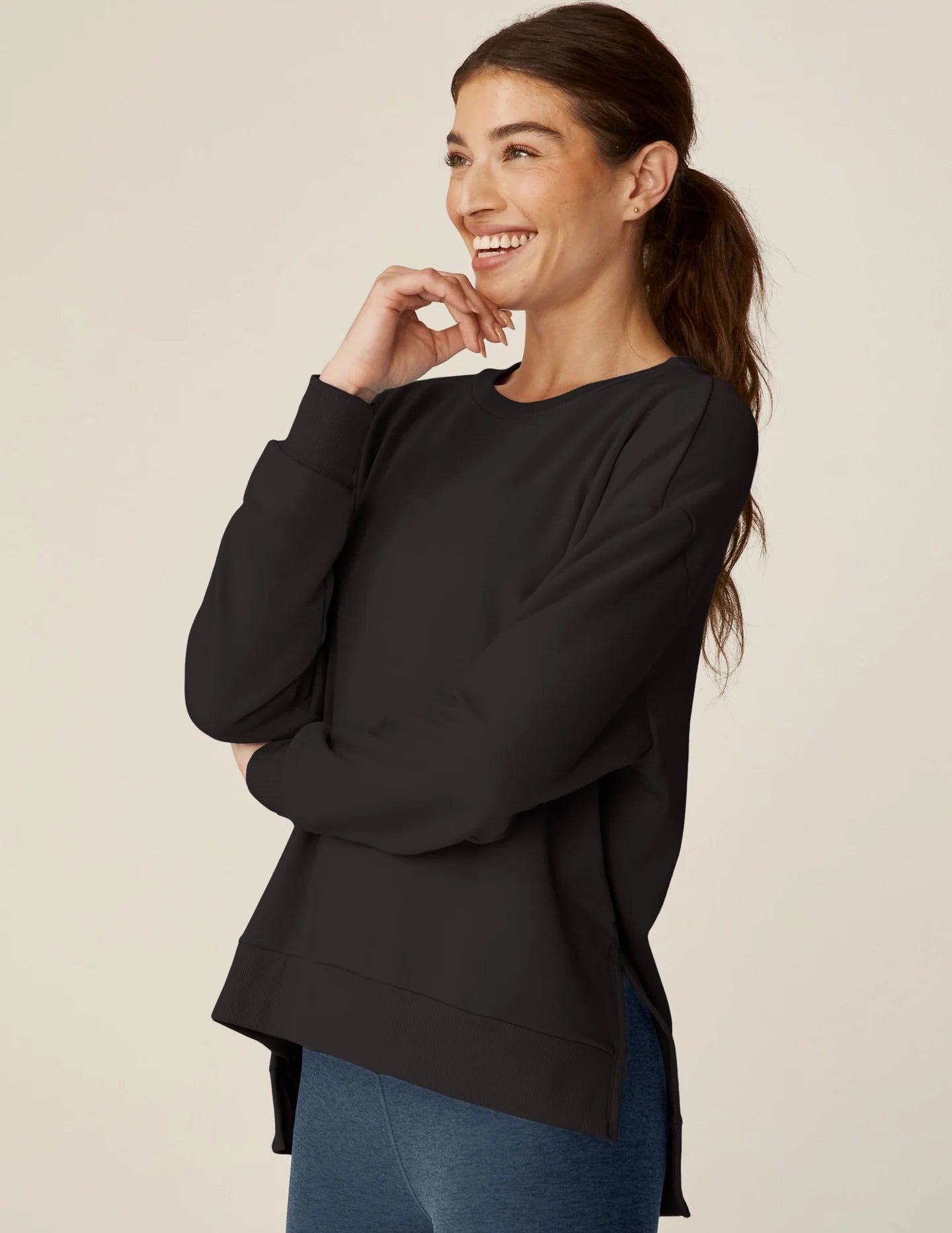 Beyond Yoga Off Duty Pullover – Black | Beyond Yoga | Evolve Fit Wear