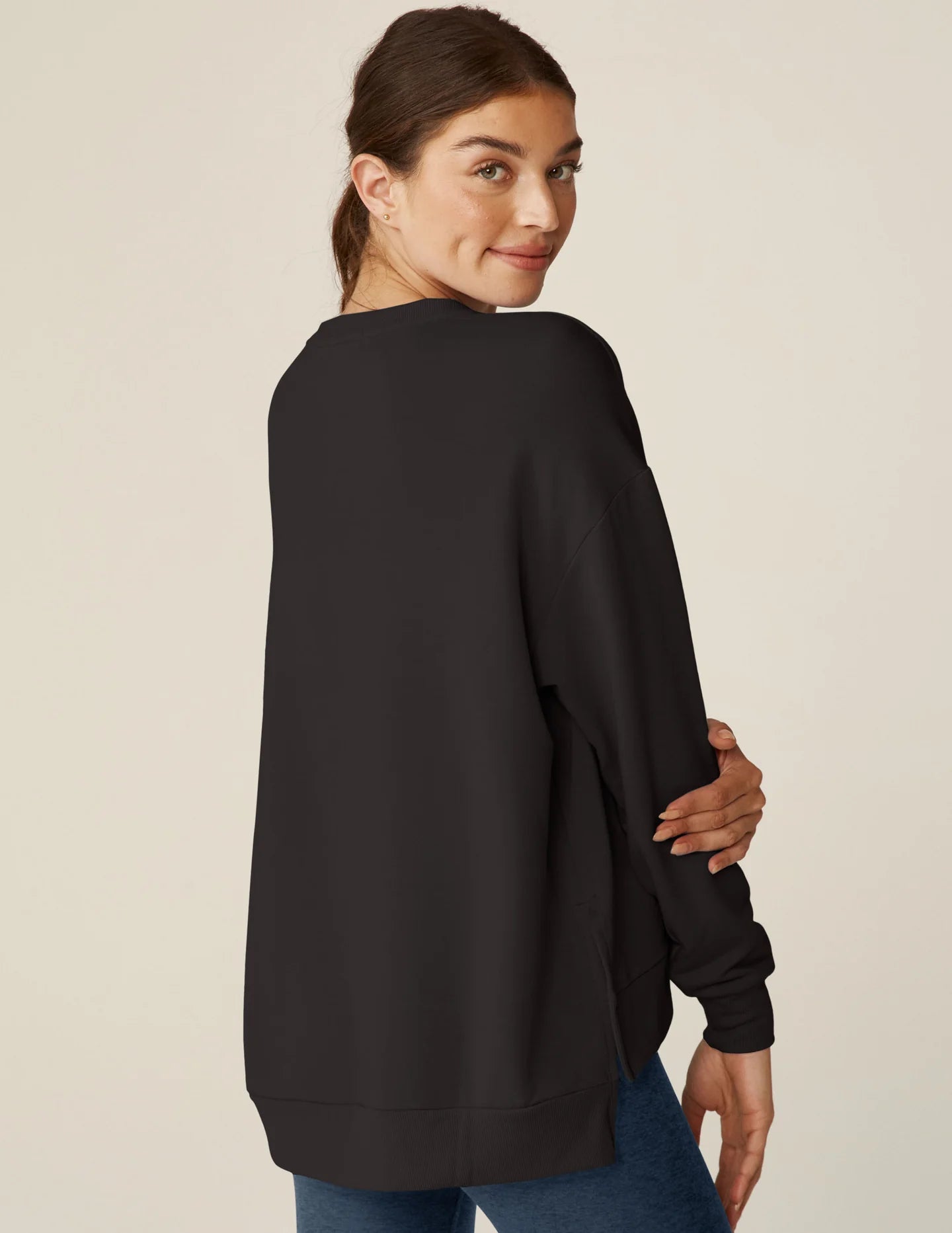 Beyond Yoga Off Duty Pullover – Black | Beyond Yoga | Evolve Fit Wear