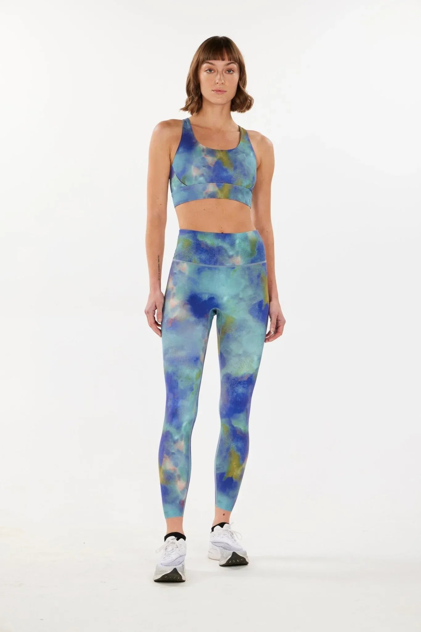 alrn-78-perforated-tight-alwrld-evolve-fit-wear-173589 - Evolve Fit Wear - alrn-78-perforated-tight-alwrld-evolve-fit-wear-173589