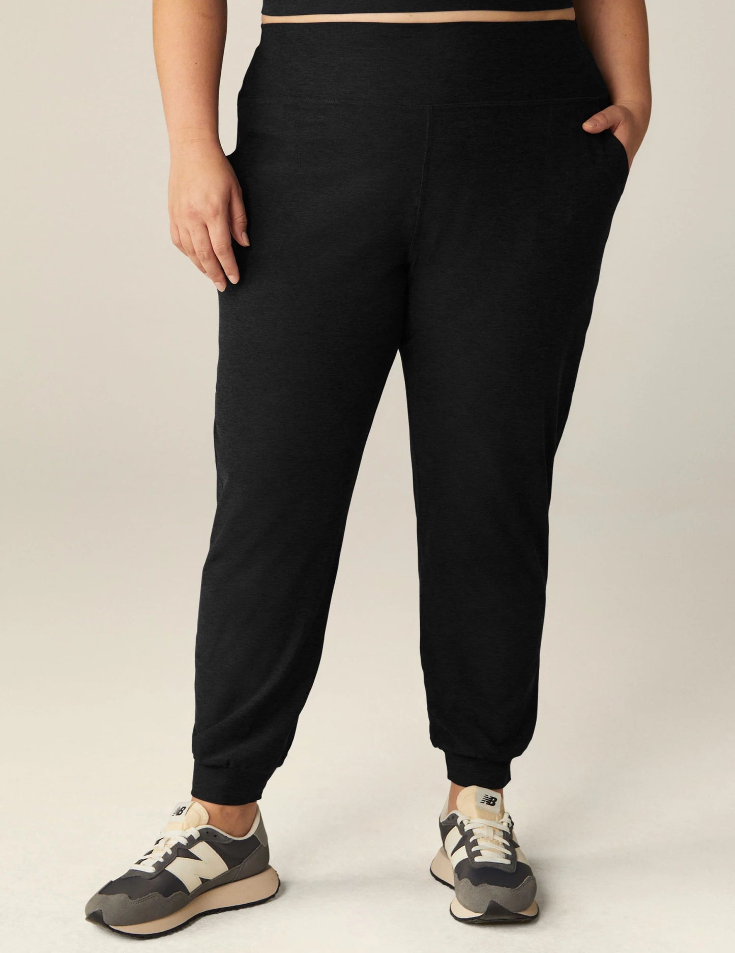 Beyond Yoga Spacedye Midi Jogger - Black | Beyond Yoga | Evolve Fit Wear