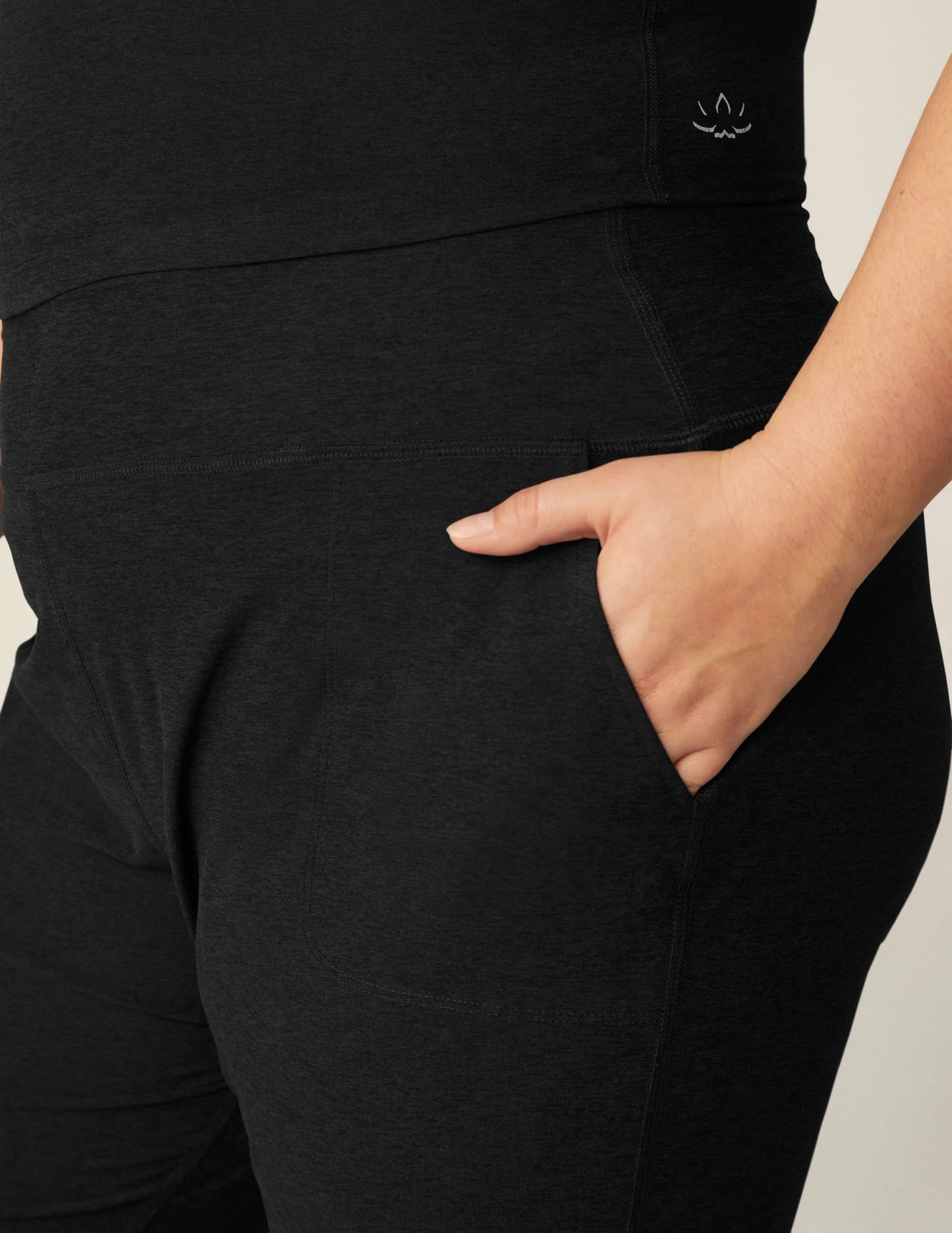 Beyond Yoga Spacedye Midi Jogger - Black | Beyond Yoga | Evolve Fit Wear