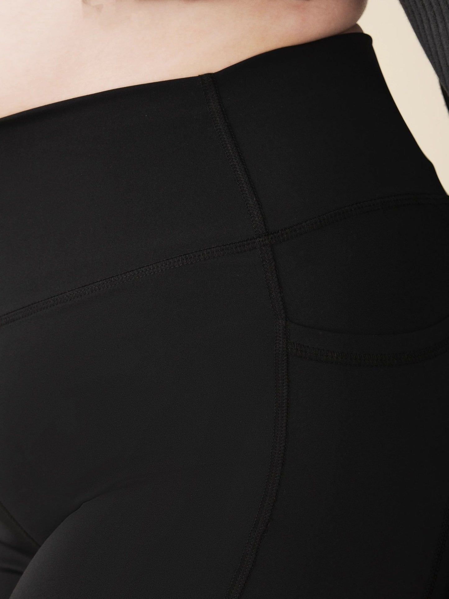 Essential Pocket Short - Black | Losano | Evolve Fit Wear