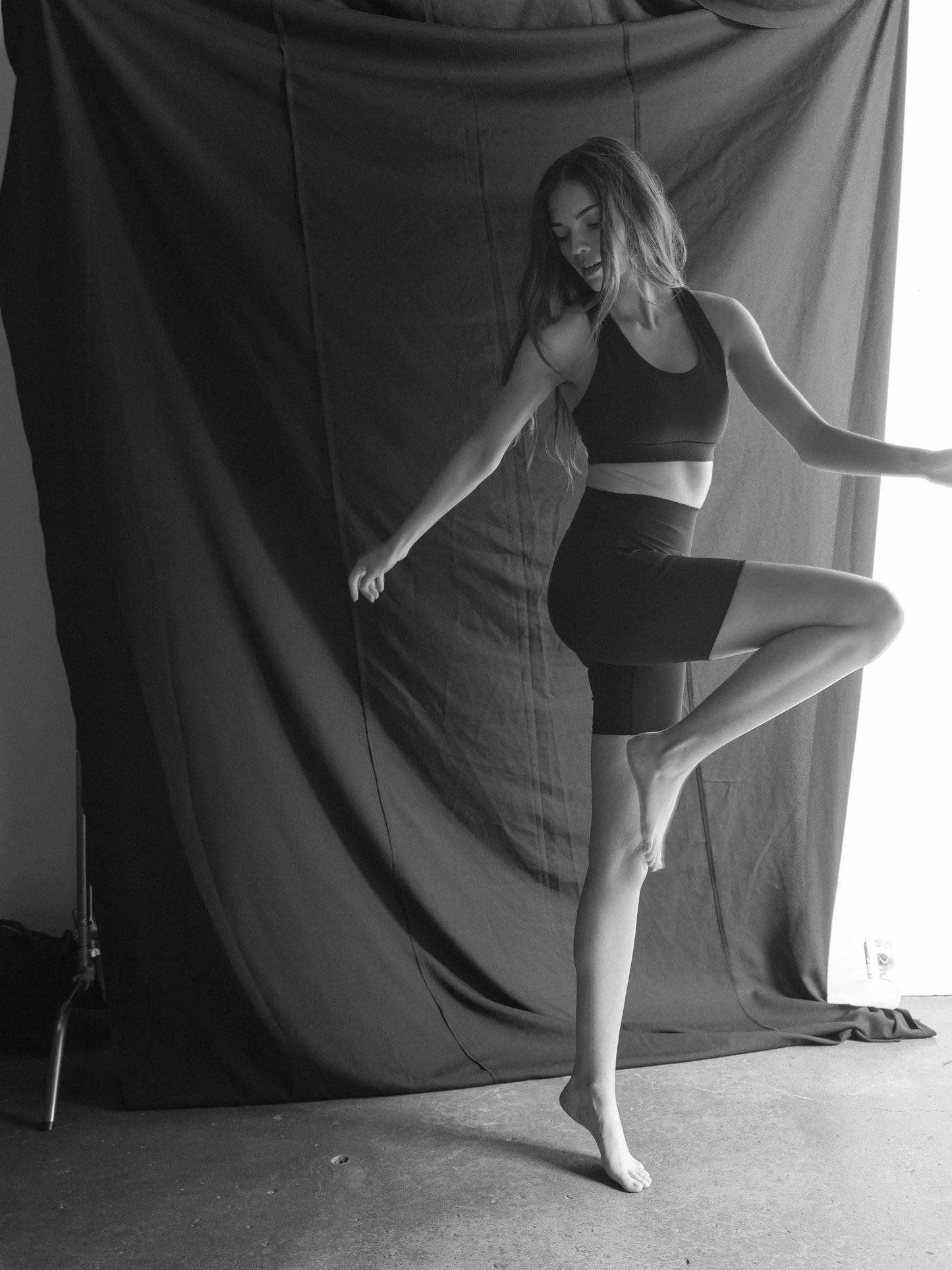 Essential Pocket Shorts - Black | High-Waisted