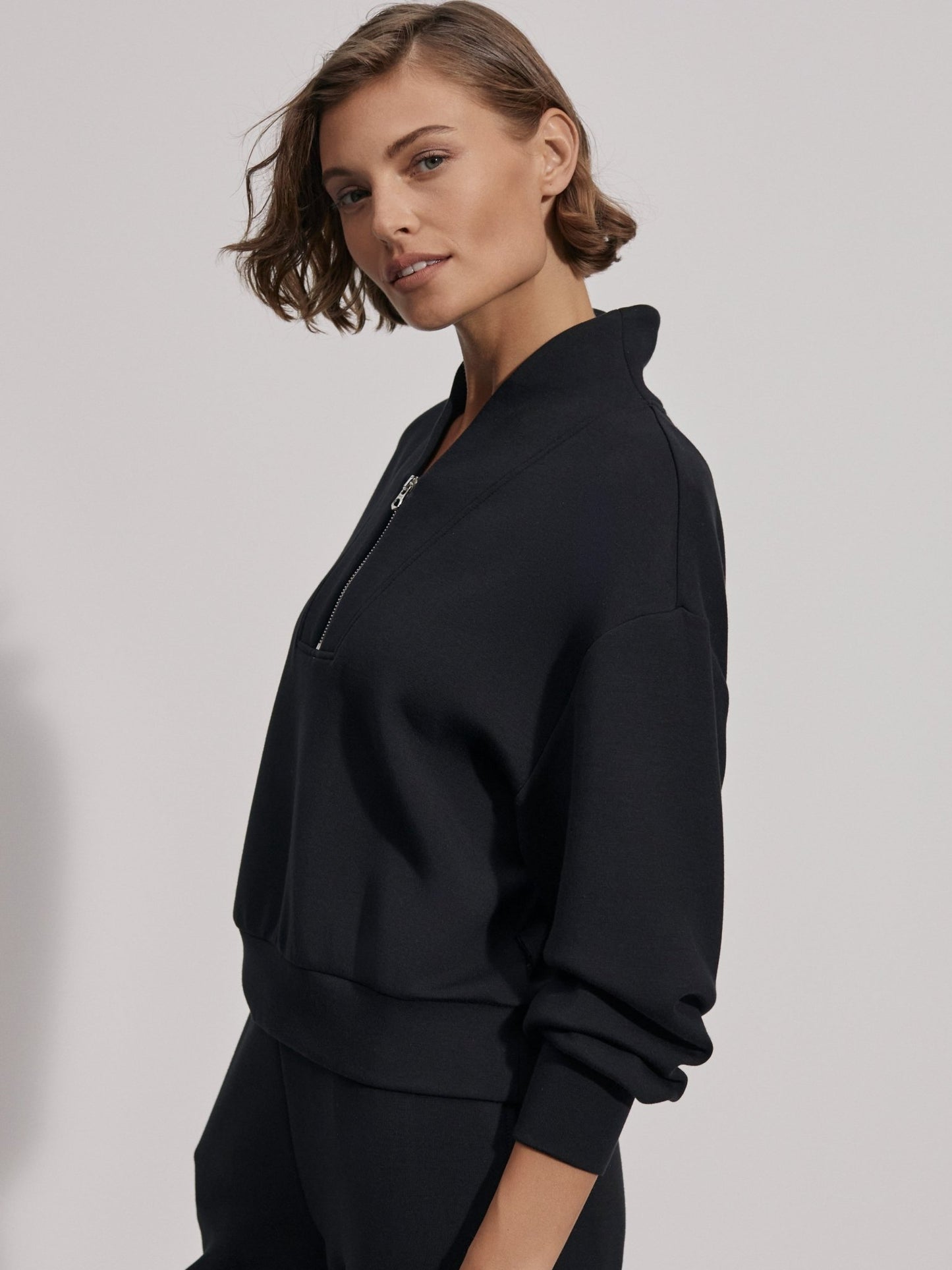 Varley Davidson Sweatshirt - Black | Varley | Evolve Fit Wear