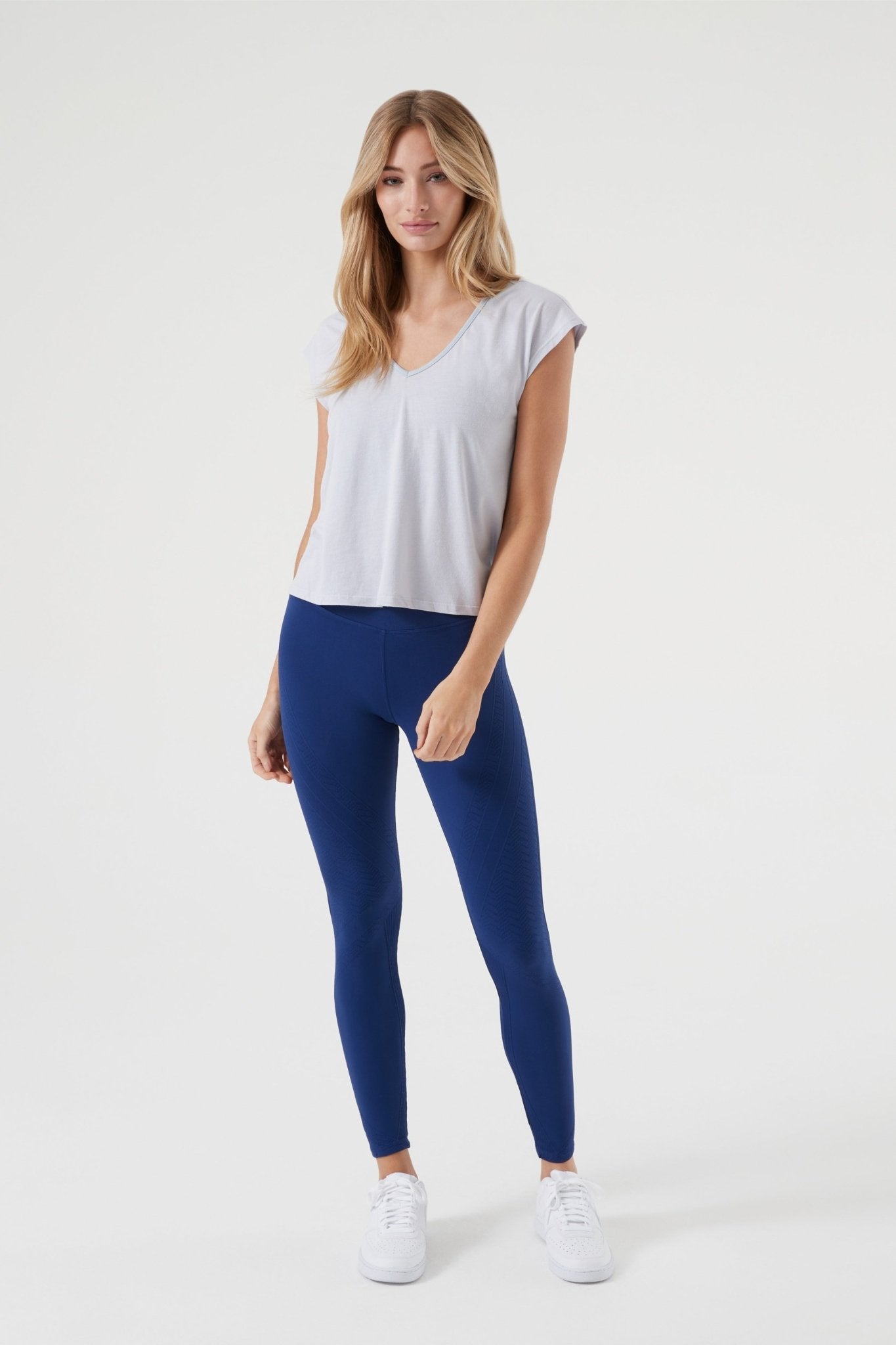 Britt Tee | NUX | Evolve Fit Wear