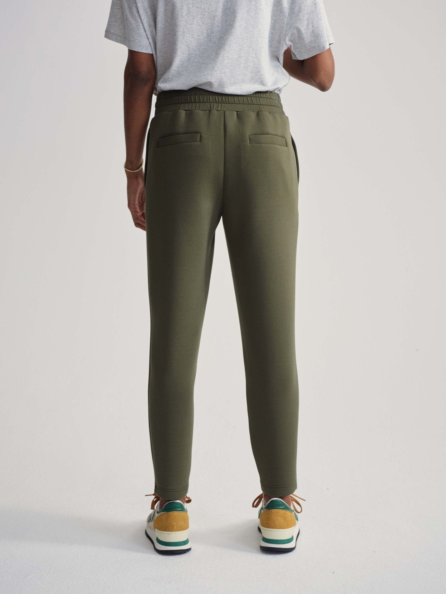 Varley Slim Cuff Pant 25 - Olive Night | Varley | Evolve Fit Wear
