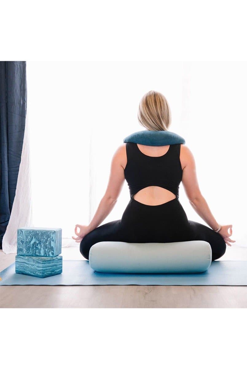 Hugger Mugger Solid Standard Bolster | Hugger Mugger | Evolve Fit Wear