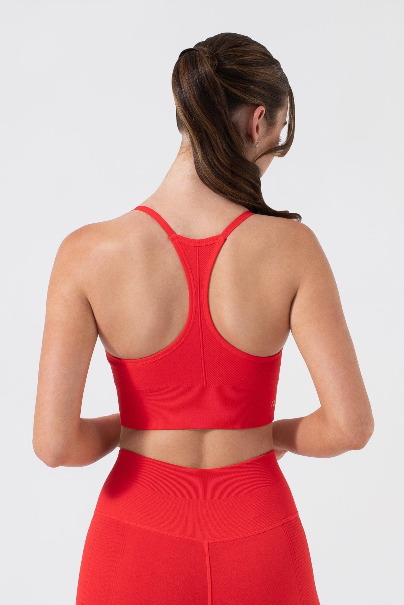 One By One Bra - V - Neck Seamless Sports Bra with Removable Cups | NUX | Evolve Fit Wear