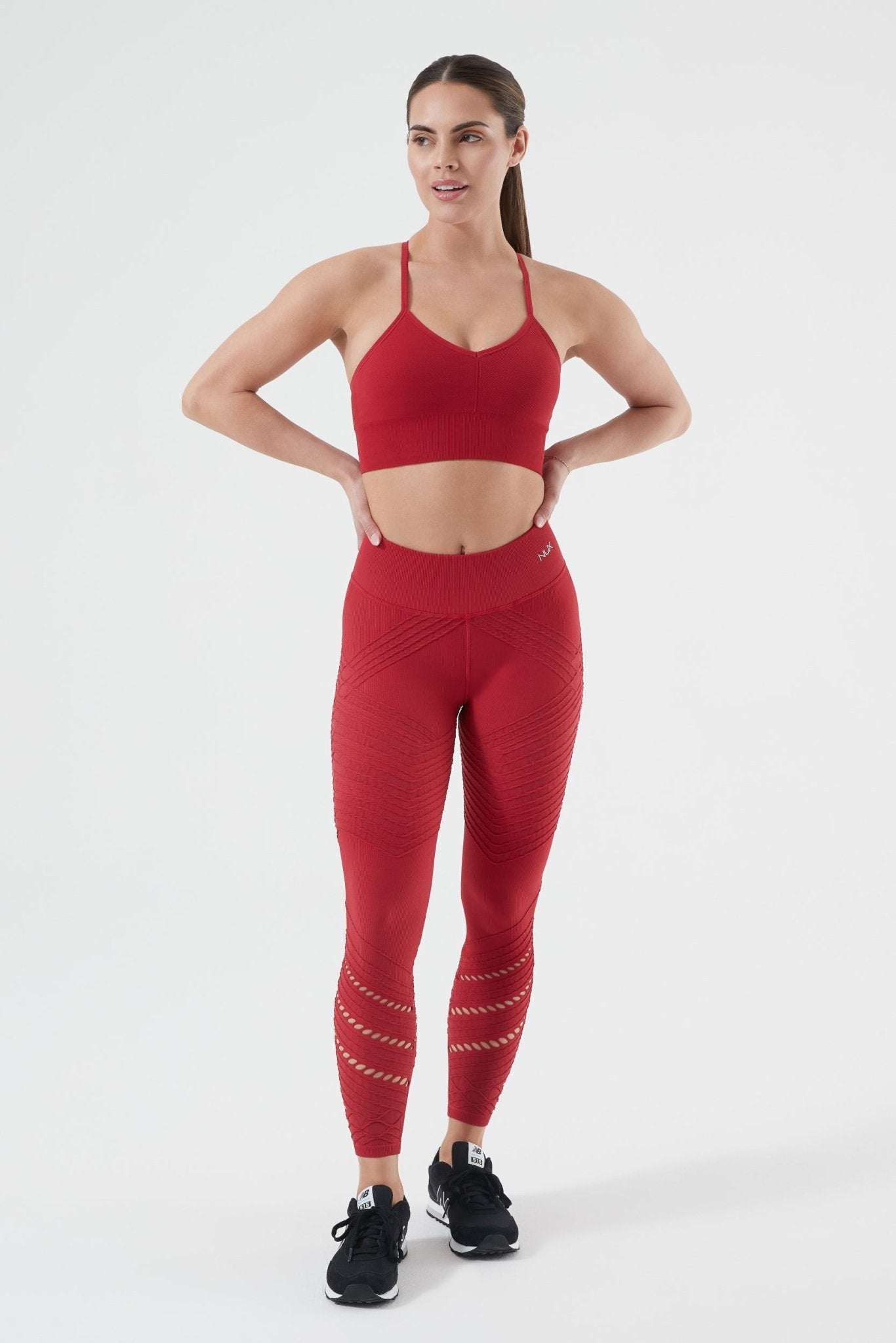 One By One Bra - V - Neck Seamless Sports Bra with Removable Cups | NUX | Evolve Fit Wear