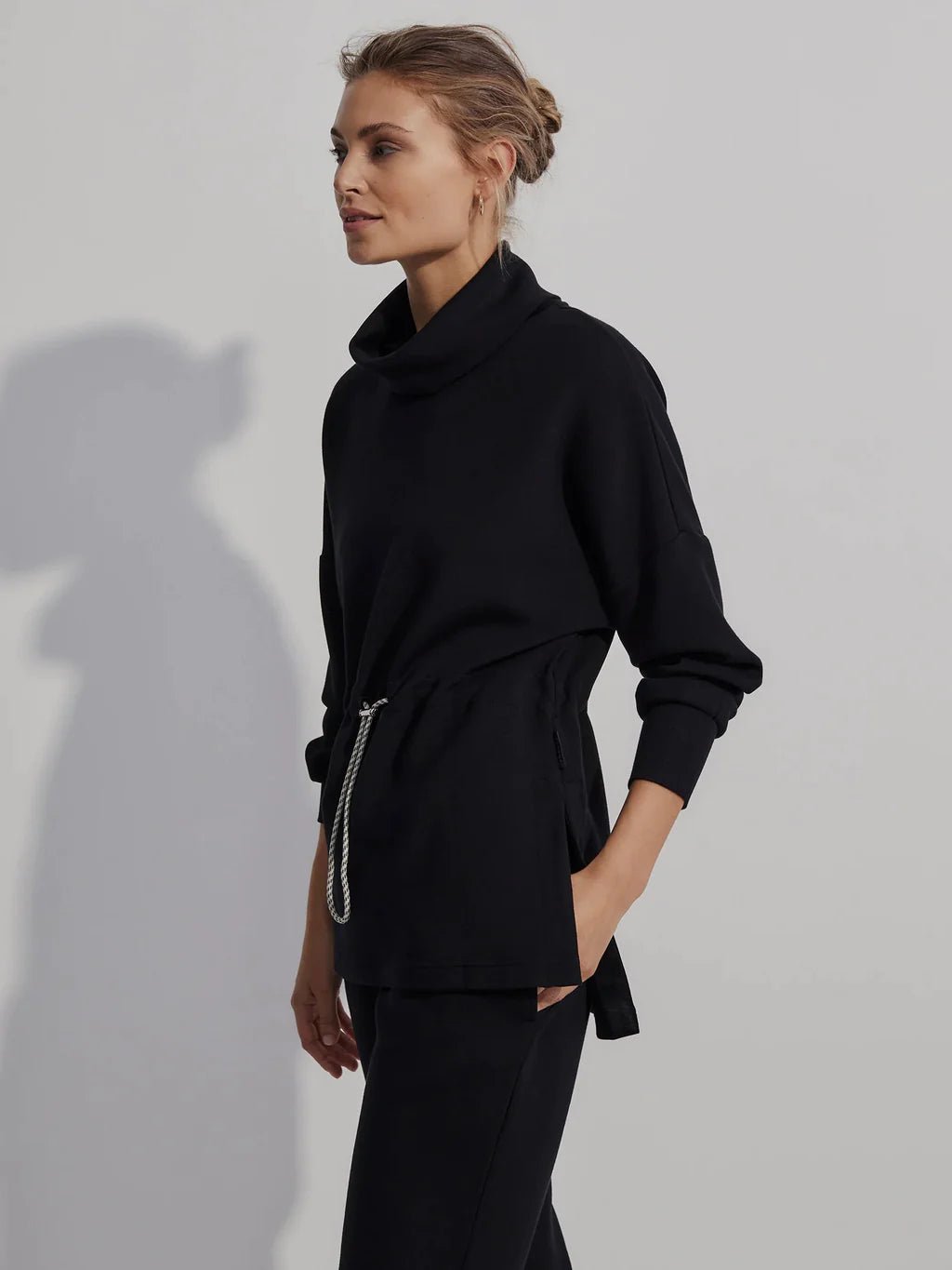 Varley Freya Sweatshirt – Black | Varley | Evolve Fit Wear