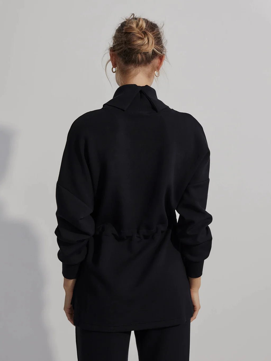 Varley Freya Sweatshirt – Black | Varley | Evolve Fit Wear