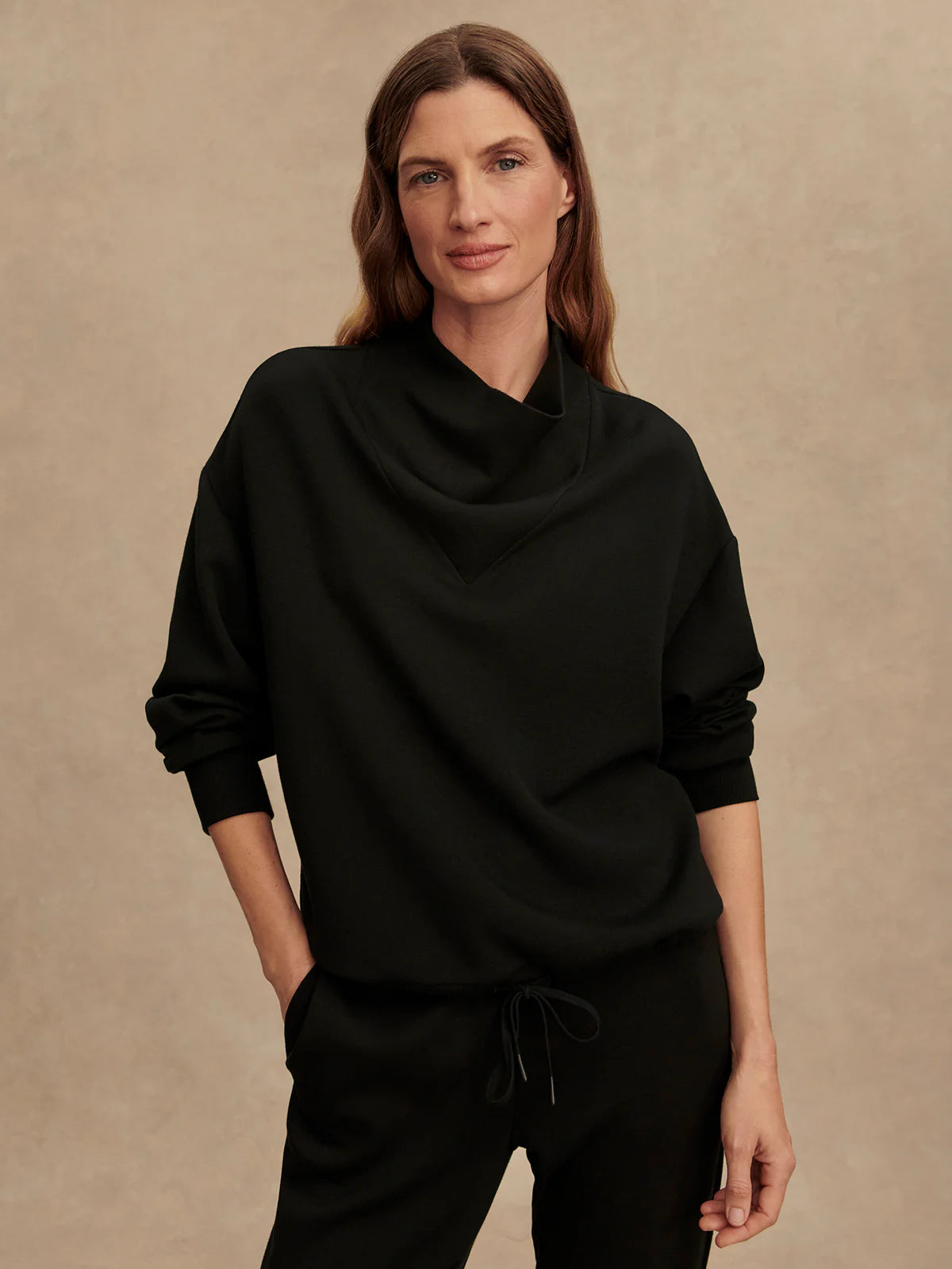 Betsy Lightweight Oversized Sweatshirt - Black | Evolve Fit Wear