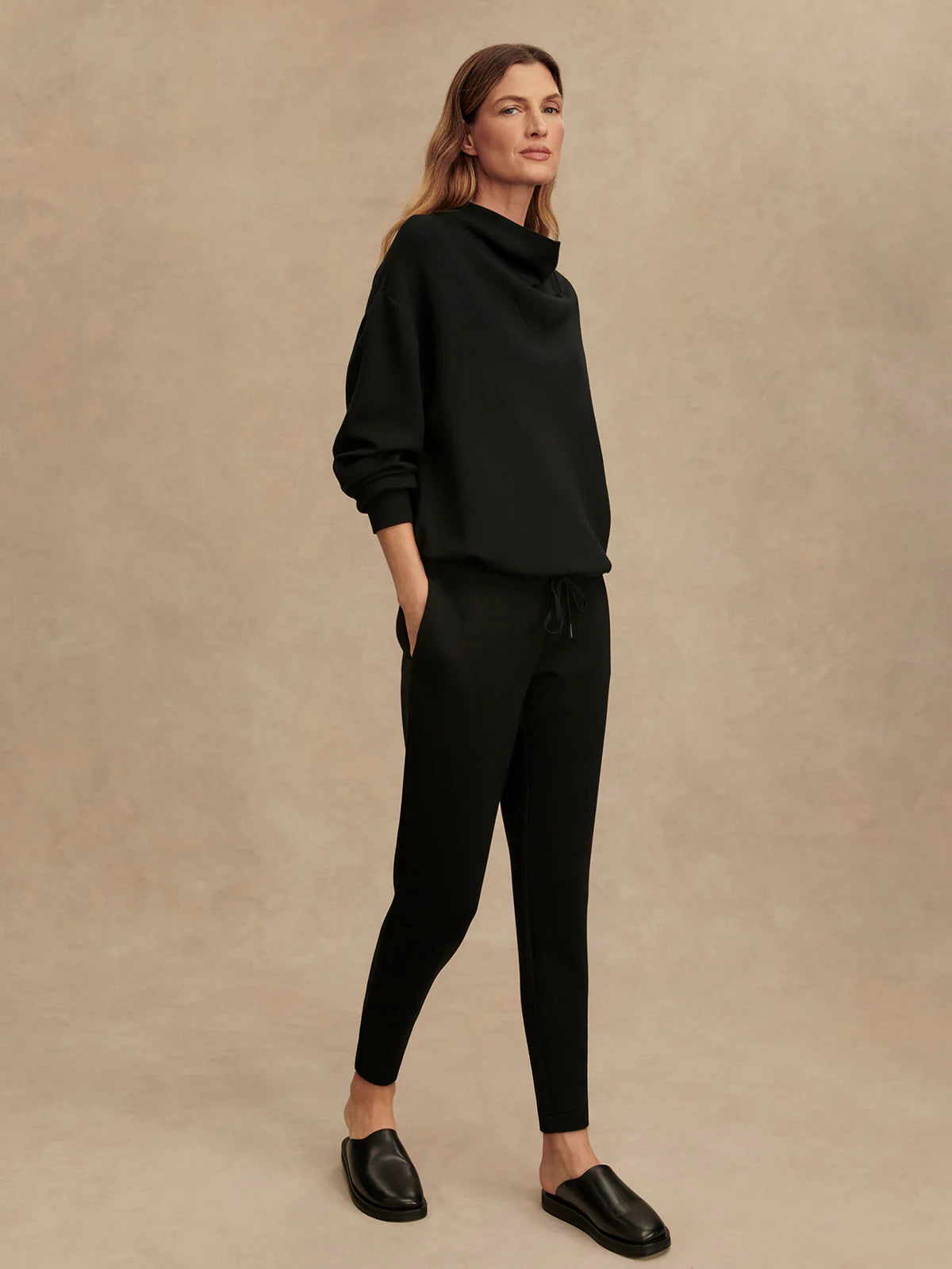 Betsy Lightweight Oversized Sweatshirt - Black | Evolve Fit Wear