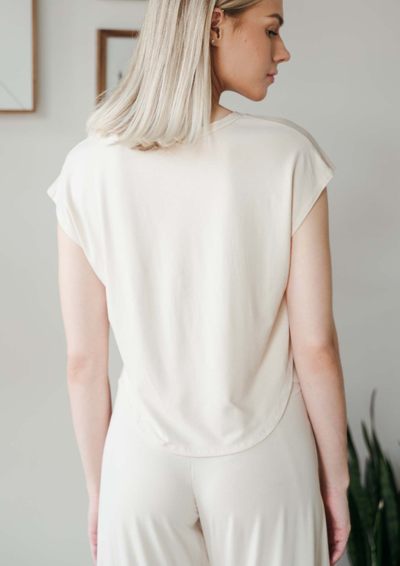 Easy Tee - Cream | Jala | Evolve Fit Wear
