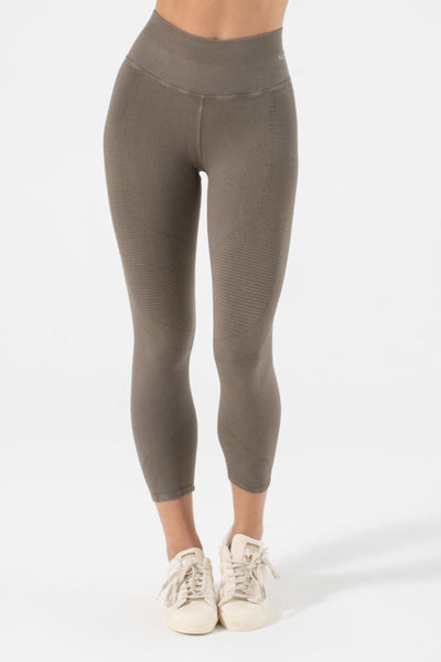 Body Engineered® One By One 7/8 Legging MW