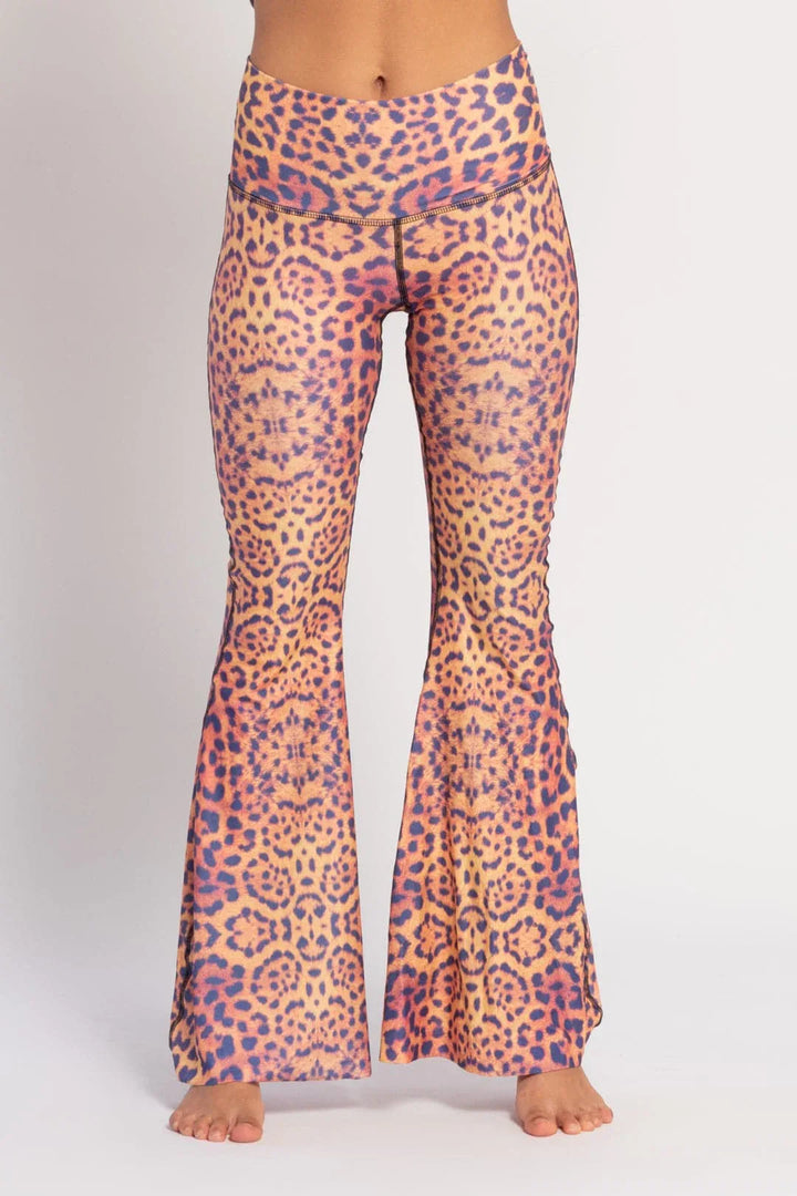 PurpleAwakeningBellBottomCropFRONT - Evolve Fit Wear - PurpleAwakeningBellBottomCropFRONT