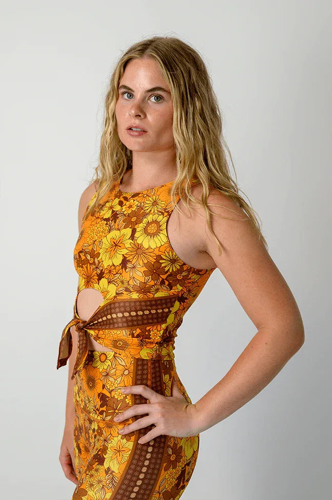 Reversible_Knot_Top_in_Flower_Power_side - Evolve Fit Wear - Reversible_Knot_Top_in_Flower_Power_side