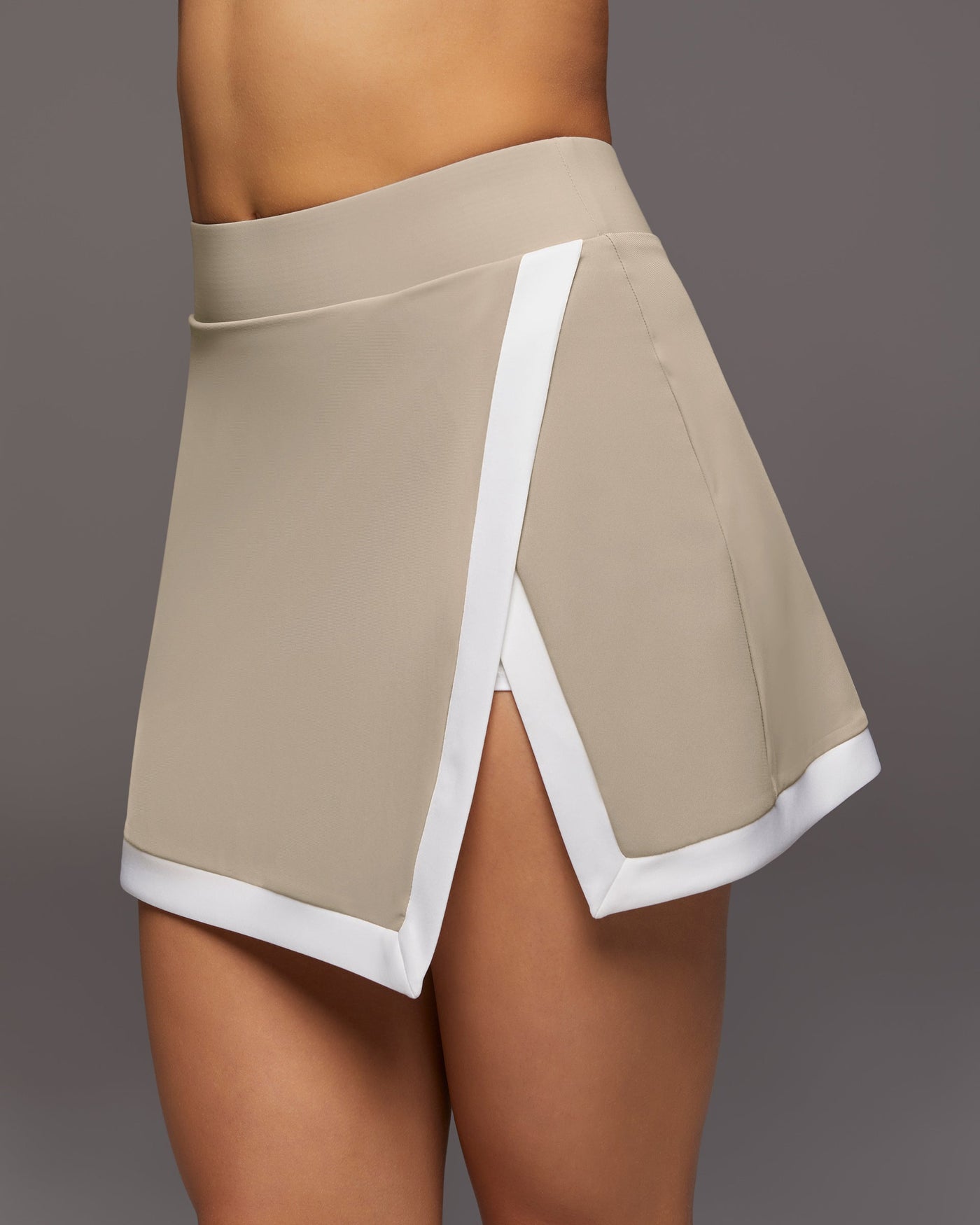 Rival Golf Skirt W/Shorts - Dune/White