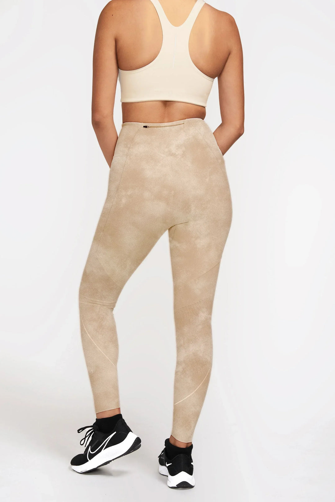 SANDSTORM_210821_ALWRLD_eComm_0680_EDIT - Evolve Fit Wear - SANDSTORM_210821_ALWRLD_eComm_0680_EDIT
