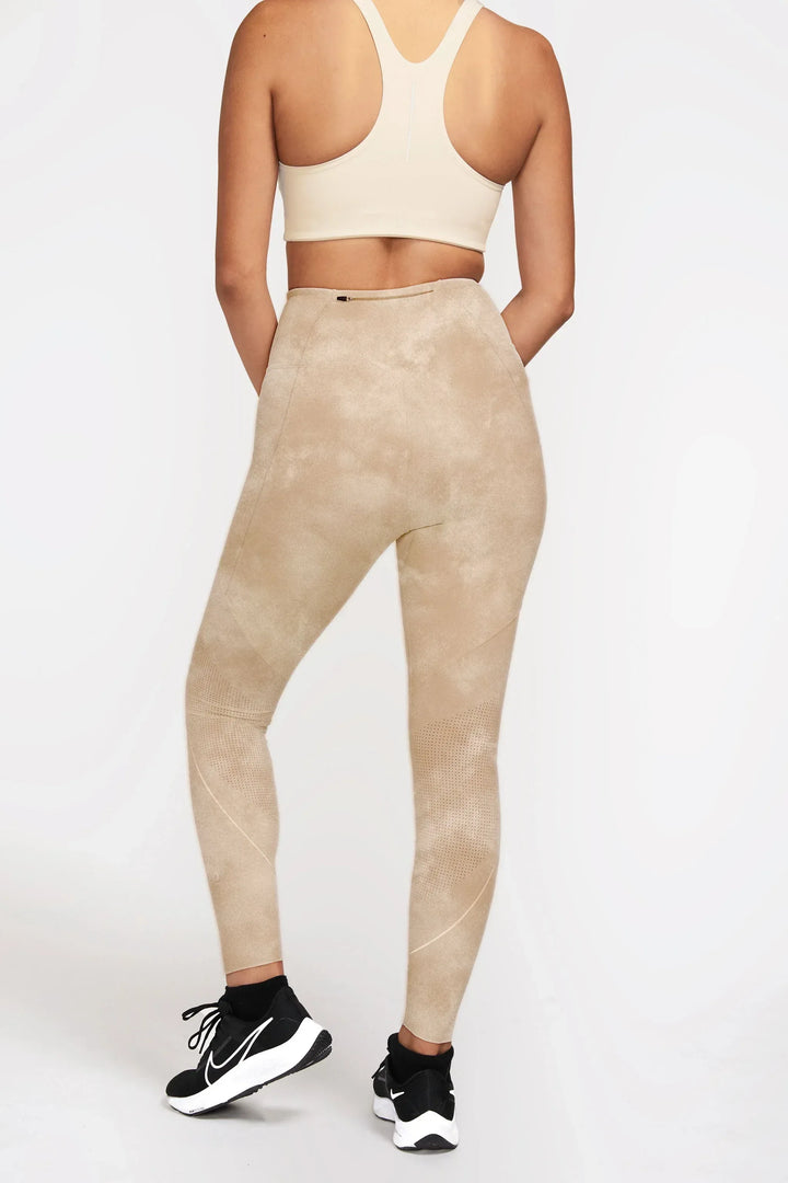 SANDSTORM_210821_ALWRLD_eComm_0680_EDIT - Evolve Fit Wear - SANDSTORM_210821_ALWRLD_eComm_0680_EDIT