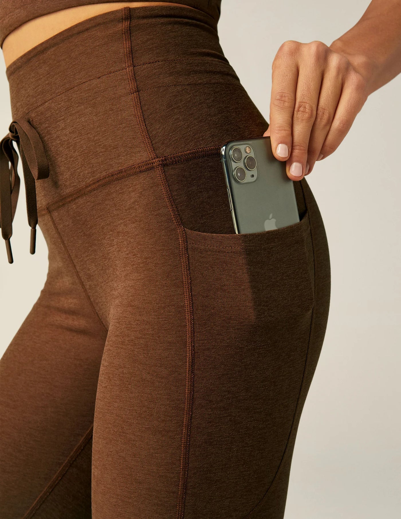 Beyond Yoga Go Pocket Midi Legging - Mocha