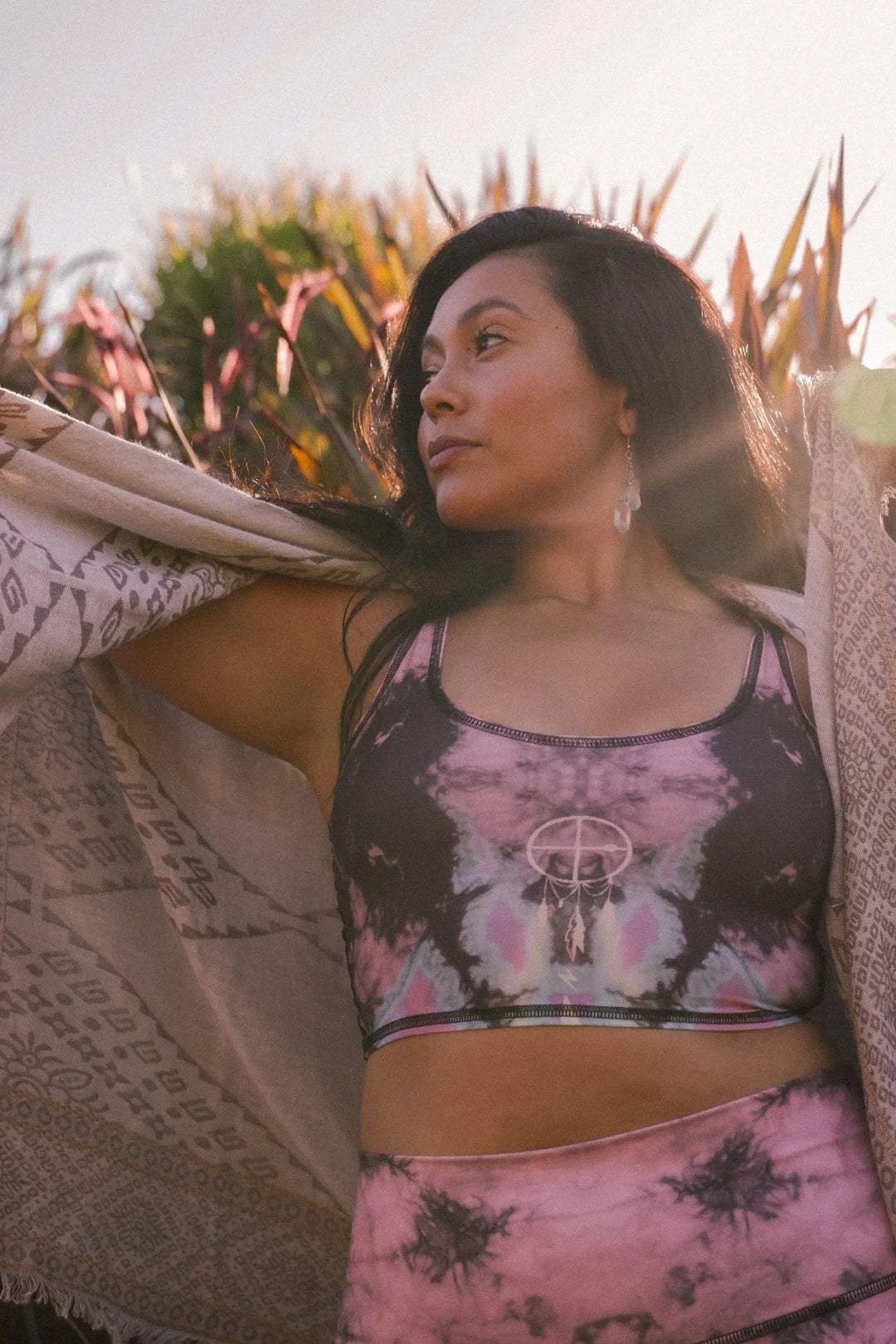TeekiEagleFeatherPinkLovertankFrontVibe2 - Evolve Fit Wear - TeekiEagleFeatherPinkLovertankFrontVibe2