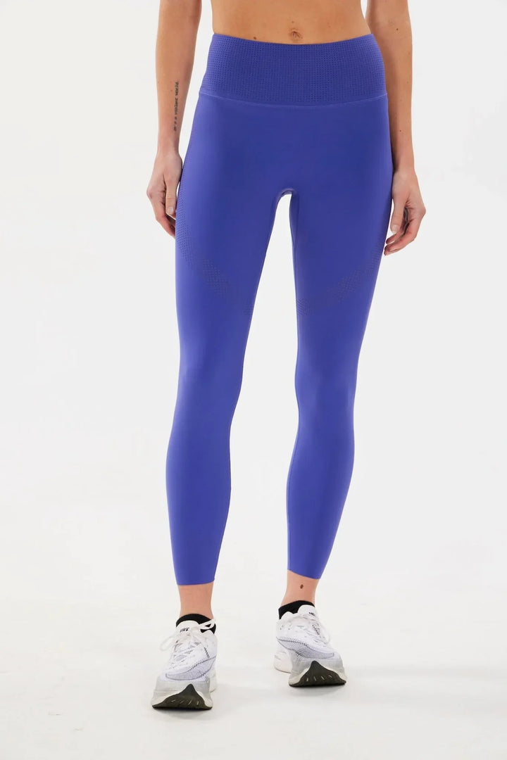 alrn-78-perforated-tight-alwrld-evolve-fit-wear-243560 - Evolve Fit Wear - alrn-78-perforated-tight-alwrld-evolve-fit-wear-243560