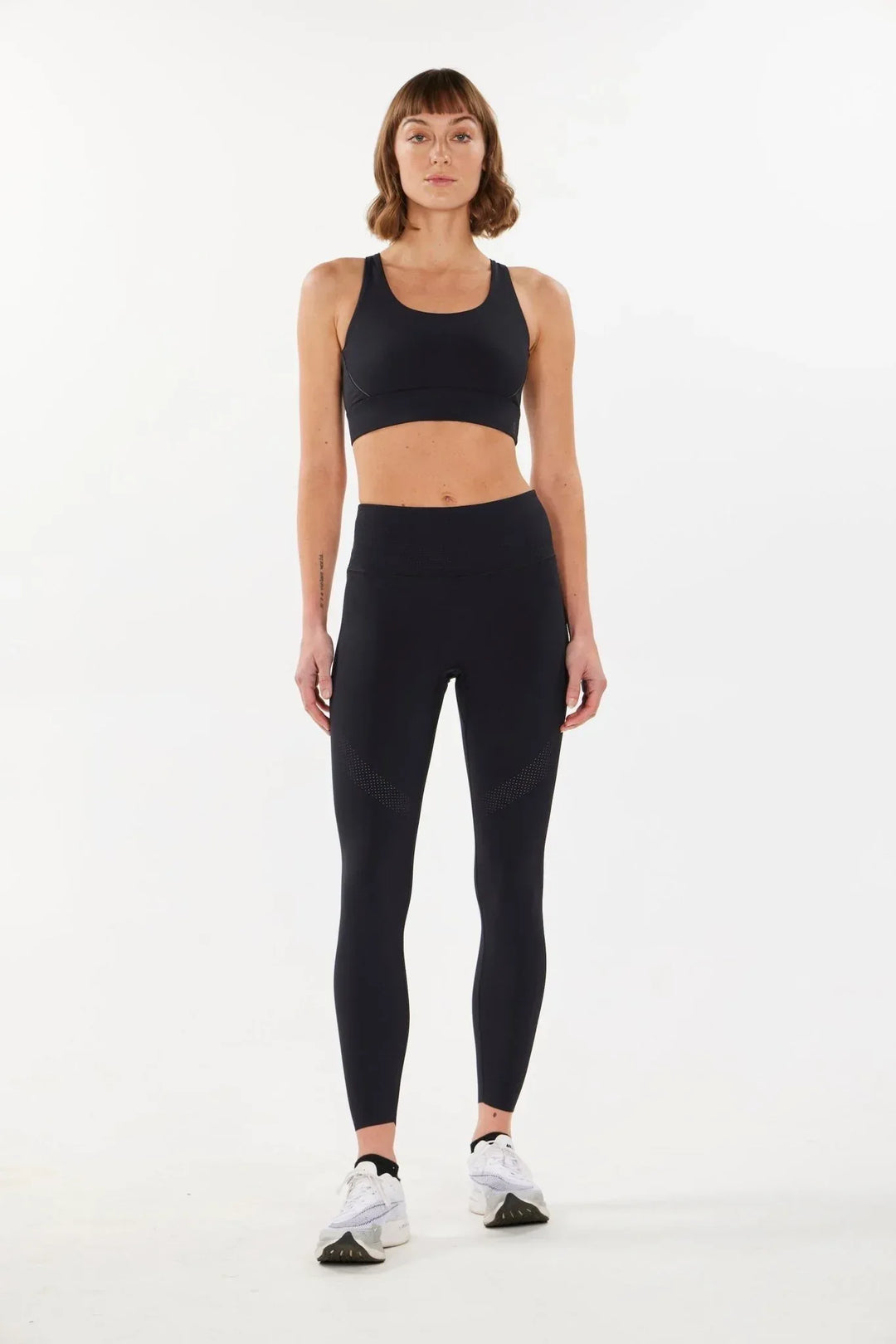 alrn-ventilated-back-crop-bra-alwrld-evolve-fit-wear-221110 - Evolve Fit Wear - alrn-ventilated-back-crop-bra-alwrld-evolve-fit-wear-221110