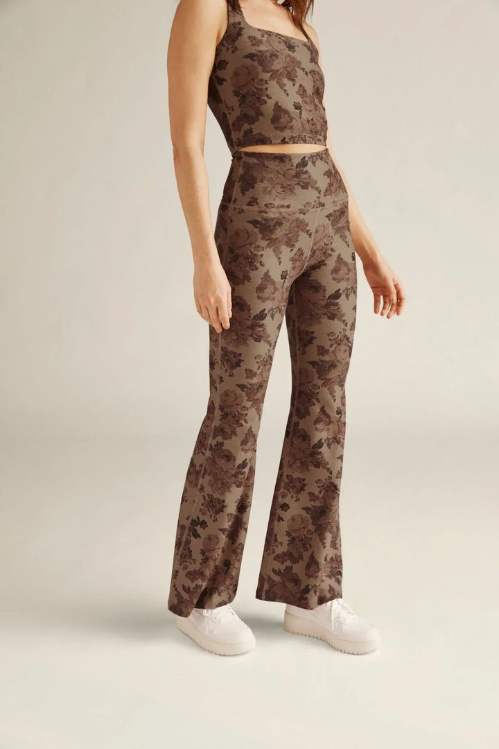 beyond-yoga-high-hw-flare-romantic-floral-beyond-yoga-evolve-fit-wear-424415 - Evolve Fit Wear - beyond-yoga-high-hw-flare-romantic-floral-beyond-yoga-evolve-fit-wear-424415