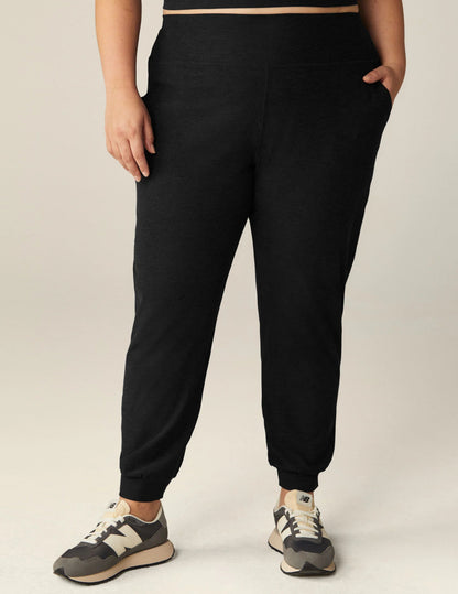 Beyond Yoga Spacedye Midi Jogger - Black | Beyond Yoga | Evolve Fit Wear