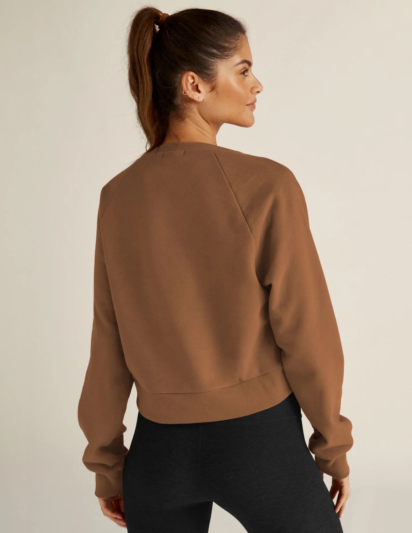 Beyond Yoga Uplift Cropped Pullover | Beyond Yoga | Evolve Fit Wear