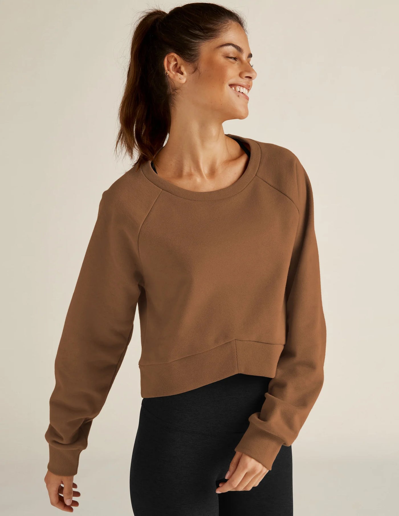 Beyond Yoga Uplift Cropped Pullover in Toffee