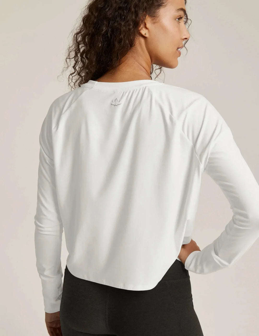 featherweight-daydreamer-pullover-cloud-white-beyond-yoga-evolve-fit-wear-3359235 - Evolve Fit Wear - featherweight-daydreamer-pullover-cloud-white-beyond-yoga-evolve-fit-wear-3359235
