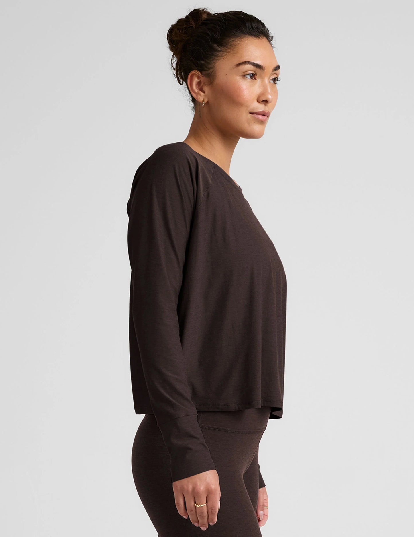 Featherweight Daydreamer Pullover - Dark Chocolate Heather | Beyond Yoga | Evolve Fit Wear