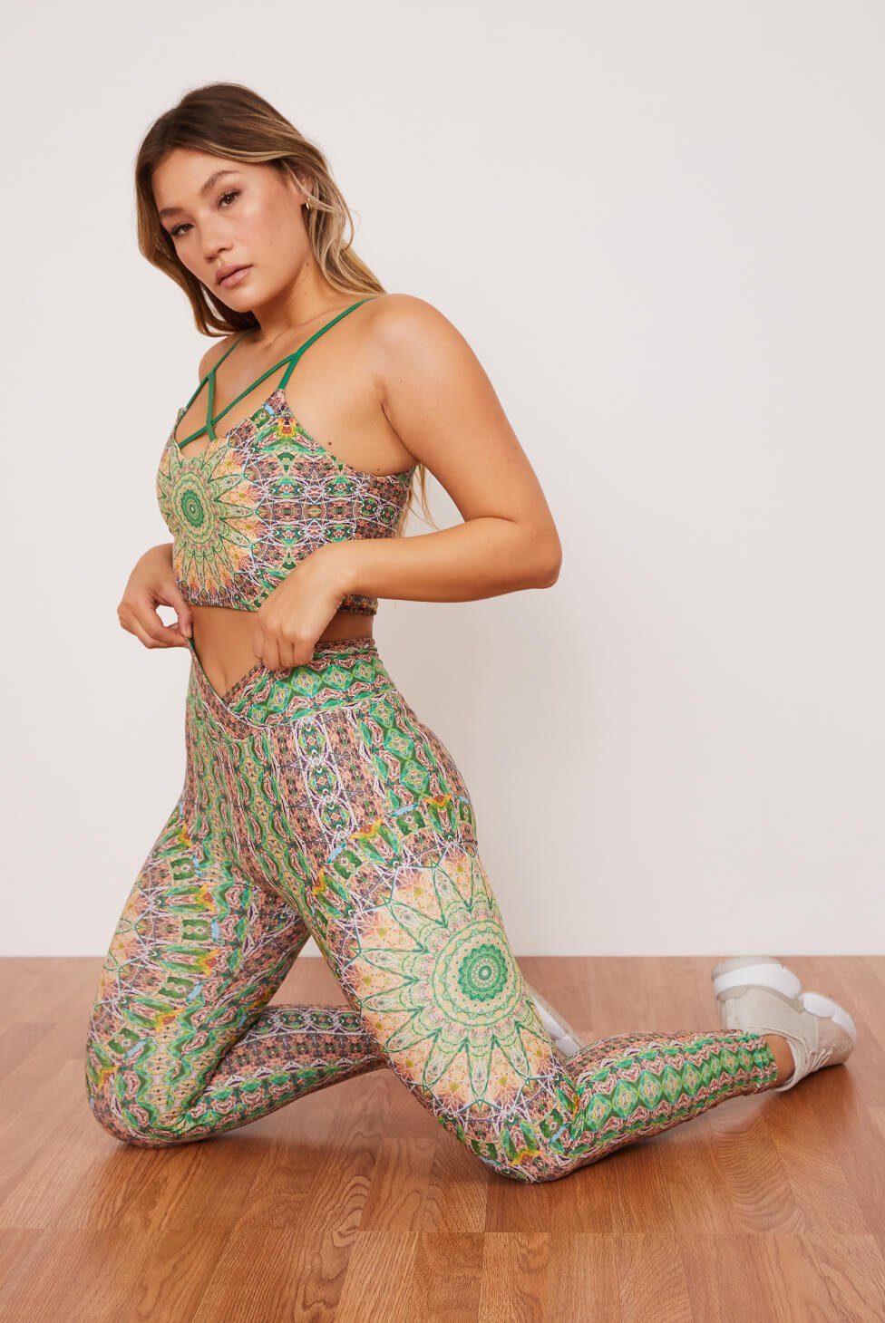 Fauna Ruched Crossover Legging | Wolven | Evolve Fit Wear