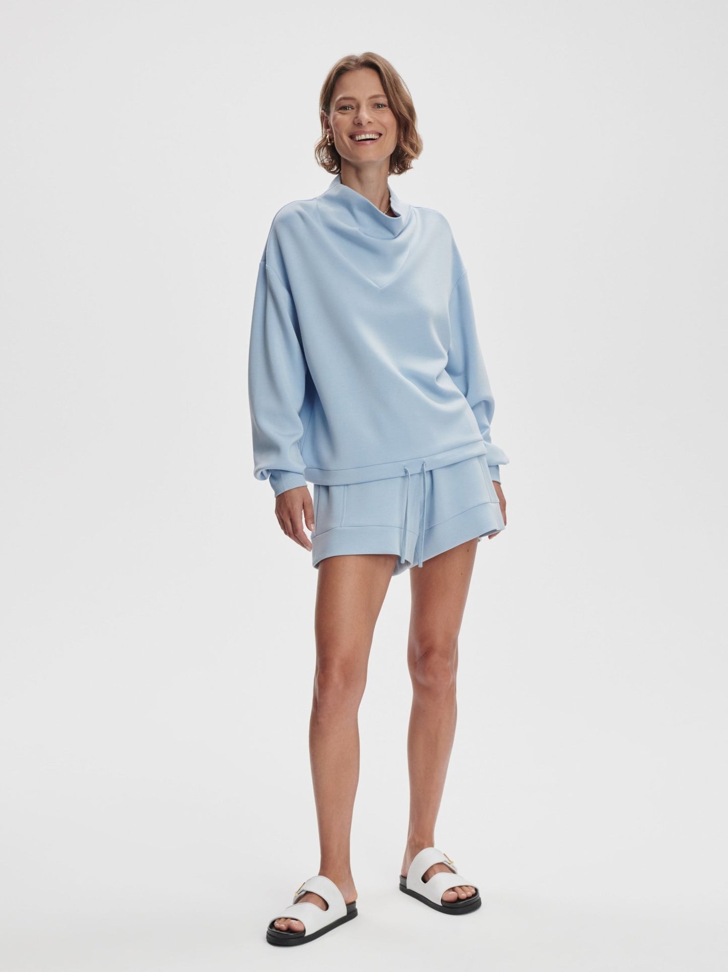 Varley Atrium High Rise Short 4.5 - Cashmere Blue | Varley | Evolve Fit Wear