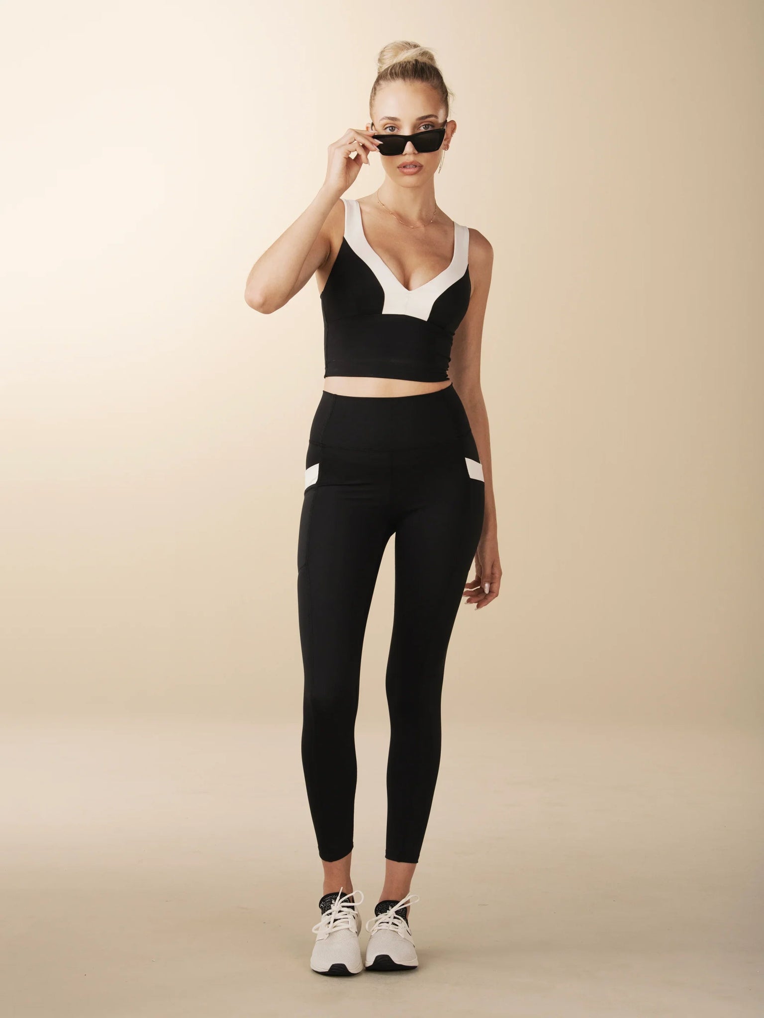 Showstopper Sculpted Bra - Black/Dune | Losano | Evolve Fit Wear