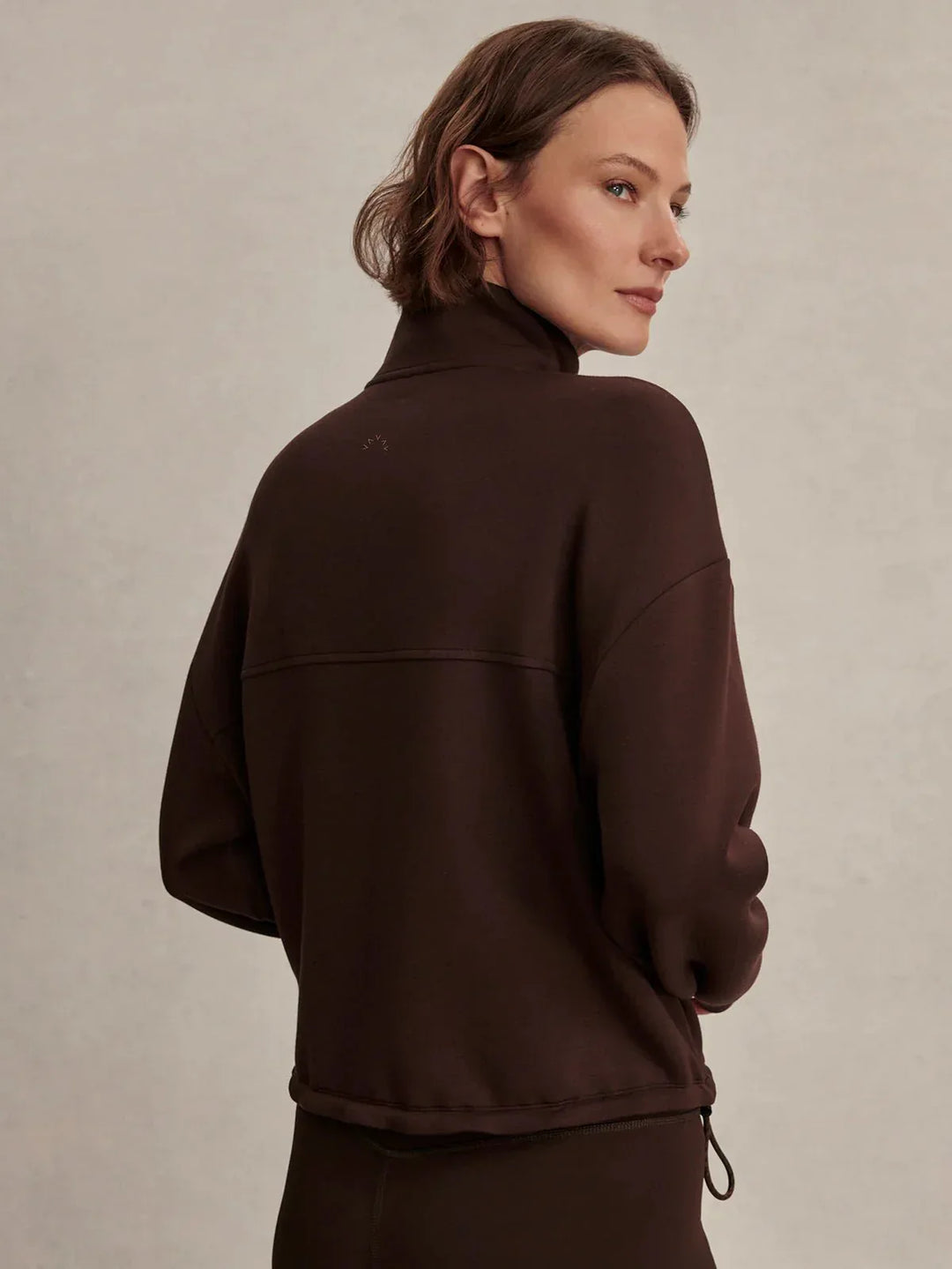 sian-cropped-half-zip-pullover-sweatshirt-coffee-bean-varley-evolve-fit-wear-8068205 - Evolve Fit Wear - sian-cropped-half-zip-pullover-sweatshirt-coffee-bean-varley-evolve-fit-wear-8068205