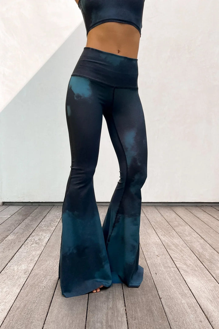 solstice-sky-crop-bell-bottom-withlove-evolve-fit-wear-1326959 - Evolve Fit Wear - solstice-sky-crop-bell-bottom-withlove-evolve-fit-wear-1326959