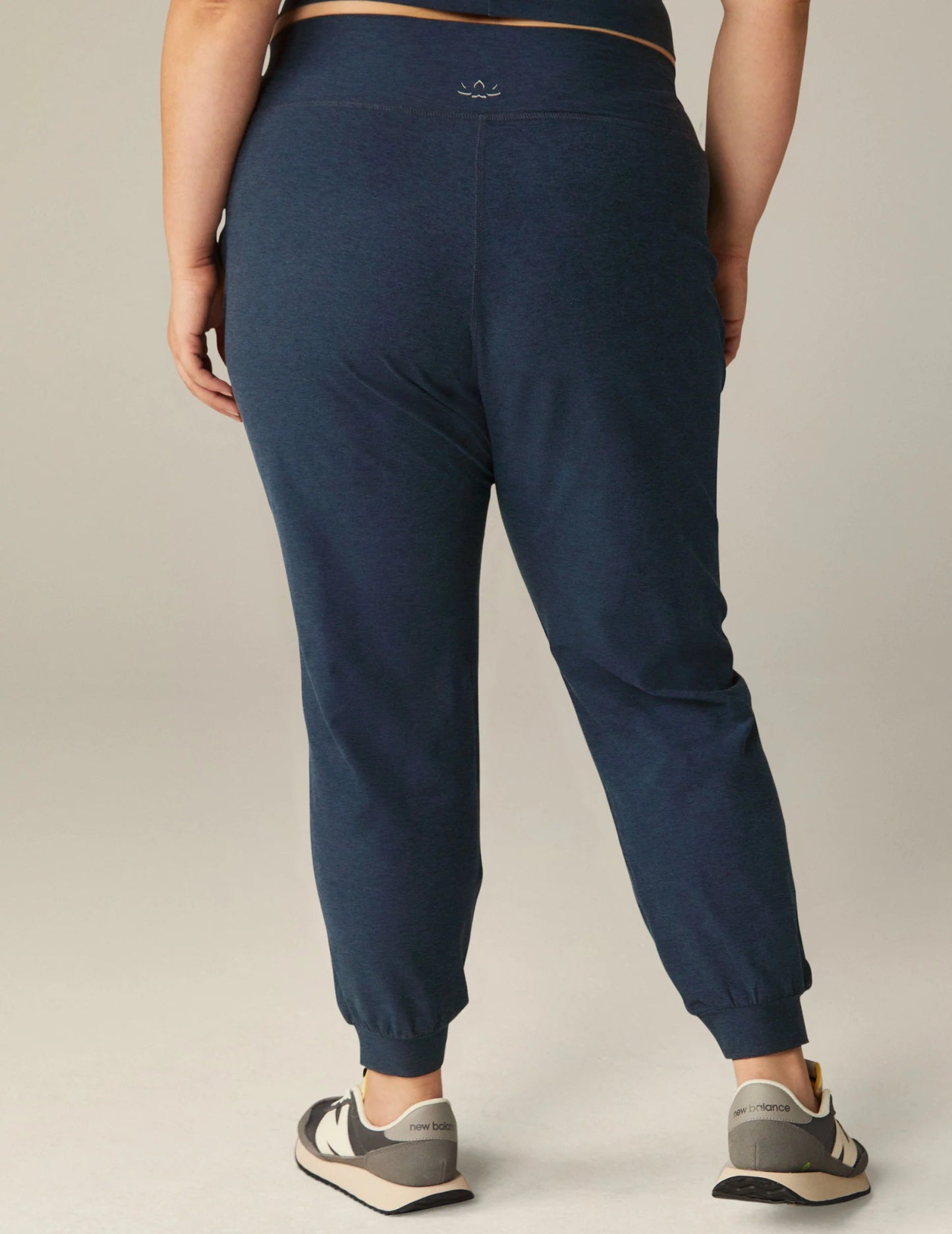 Spacedye Midi Joggers - Nocturnal Navy | Relaxed Sweatpants | Beyond Yoga | Evolve Fit Wear