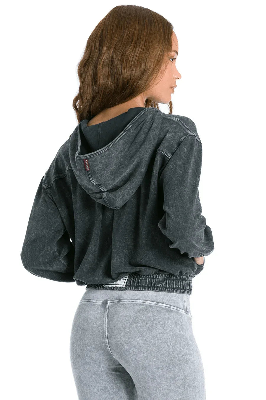 sporty-cropped-zip-up-hoodie-mineral-black-hard-tail-forever-evolve-fit-wear-4773479 - Evolve Fit Wear - sporty-cropped-zip-up-hoodie-mineral-black-hard-tail-forever-evolve-fit-wear-4773479