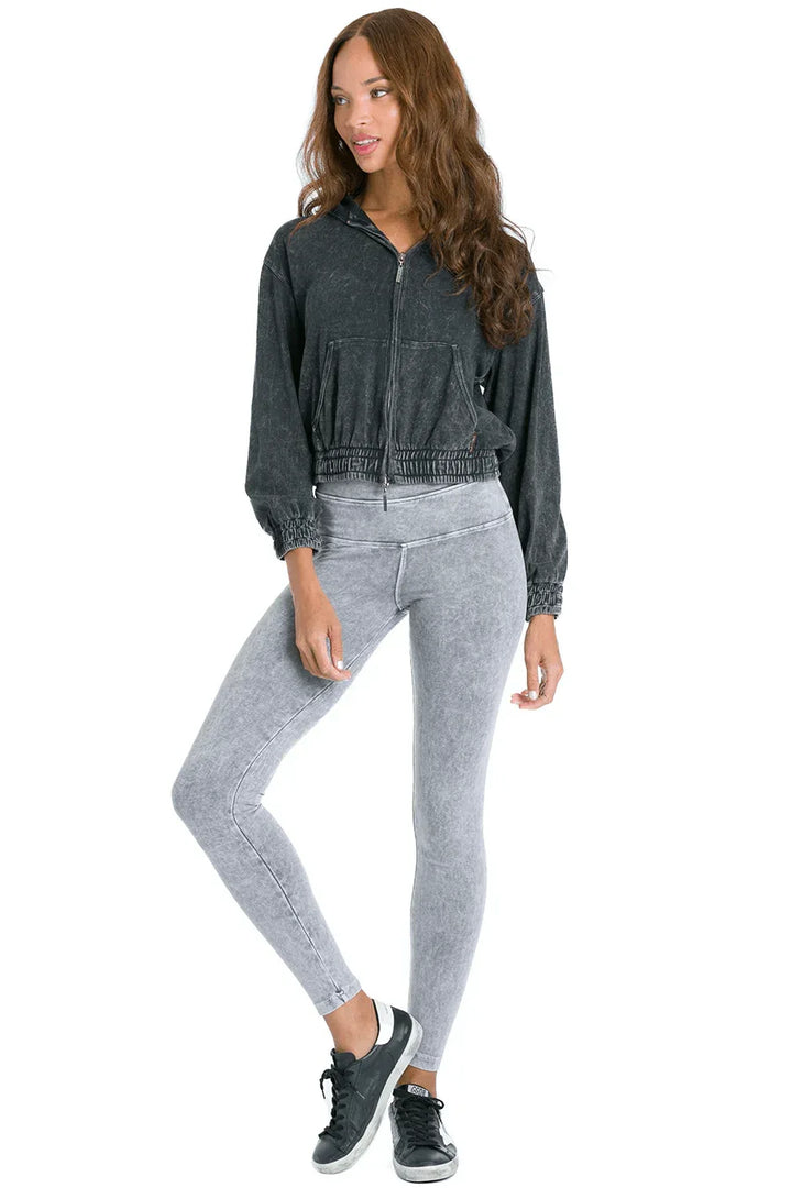 sporty-cropped-zip-up-hoodie-mineral-black-hard-tail-forever-evolve-fit-wear-6916316 - Evolve Fit Wear - sporty-cropped-zip-up-hoodie-mineral-black-hard-tail-forever-evolve-fit-wear-6916316