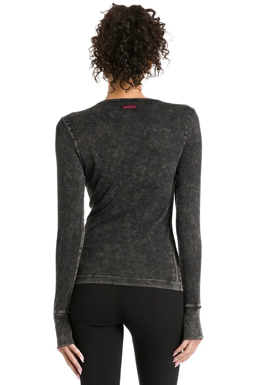 sporty-thumbhole-long-sleeve-pullover-tee-mineral-black-hard-tail-forever-evolve-fit-wear-9956199 - Evolve Fit Wear - sporty-thumbhole-long-sleeve-pullover-tee-mineral-black-hard-tail-forever-evolve-fit-wear-9956199