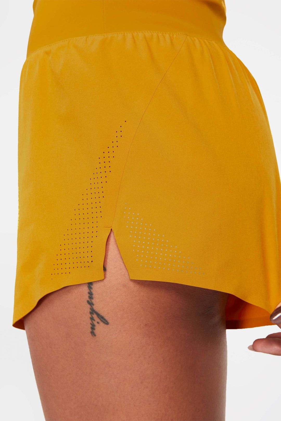 ALRN FEATHERWEIGHT Running SHORTS- Close-up Side View