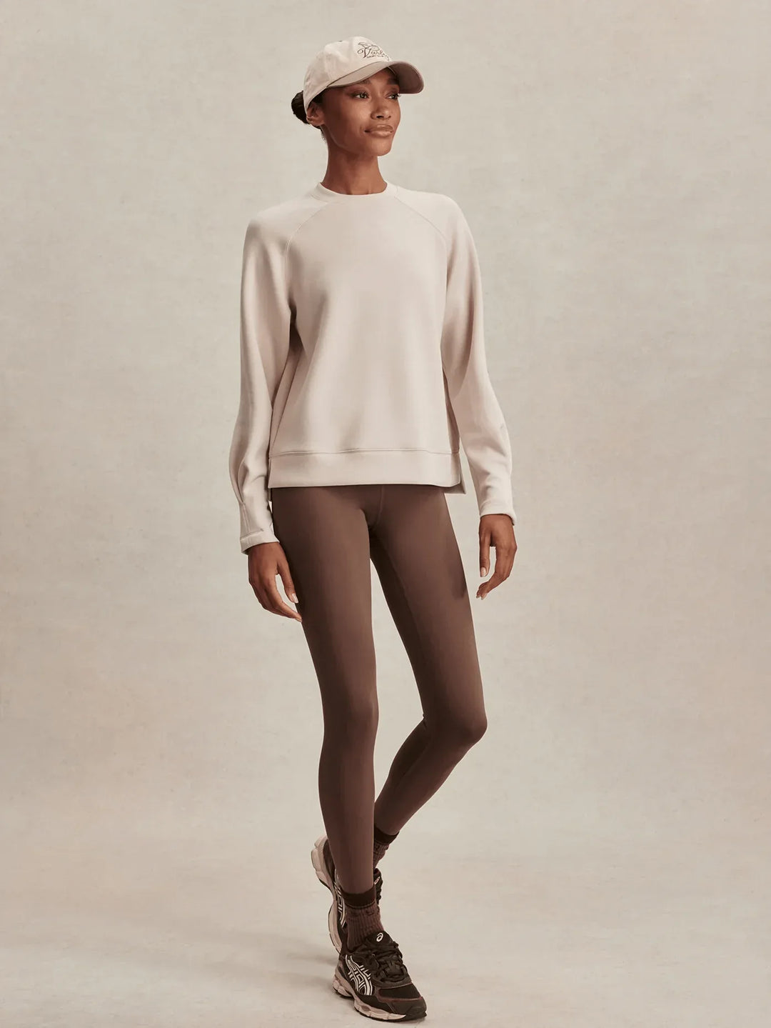 zosia-crew-neck-sweatshirt-silver-grey-varley-evolve-fit-wear-5901876 - Evolve Fit Wear - zosia-crew-neck-sweatshirt-silver-grey-varley-evolve-fit-wear-5901876