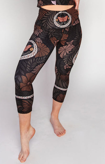 Ouraboros Printed Yoga Crops front